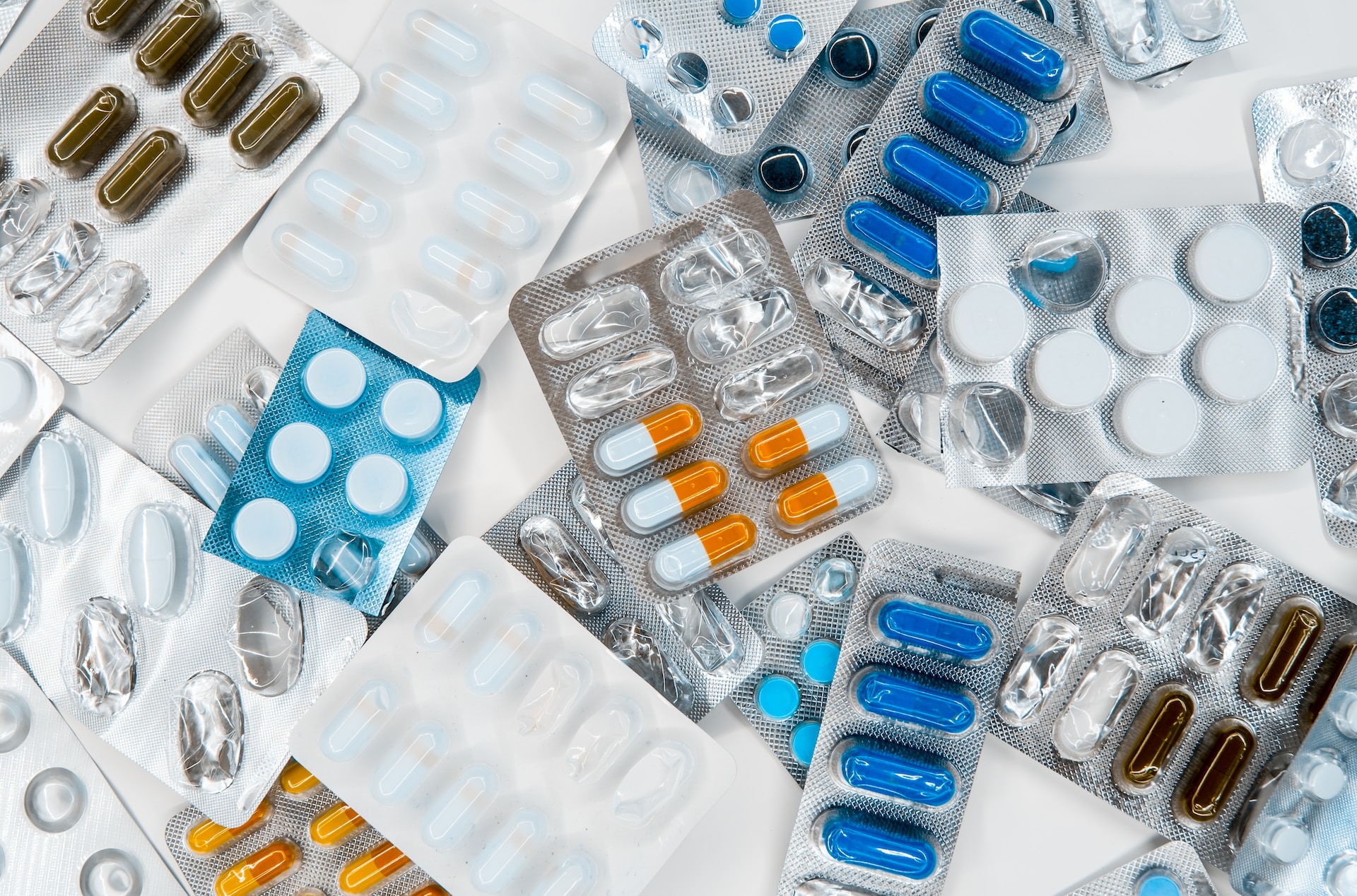 眠剤 薬の問題点》睡眠導入剤を処方してもらうには何科？ どこで処方してもらうべき？【現役 薬剤師が語る】│伏見をおもふ